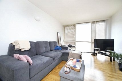 2 Artichoke Hill, 