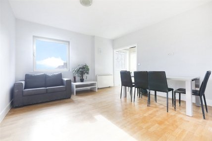 2 Artichoke Hill, 
