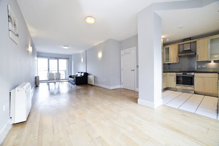 2 Artichoke Hill, 