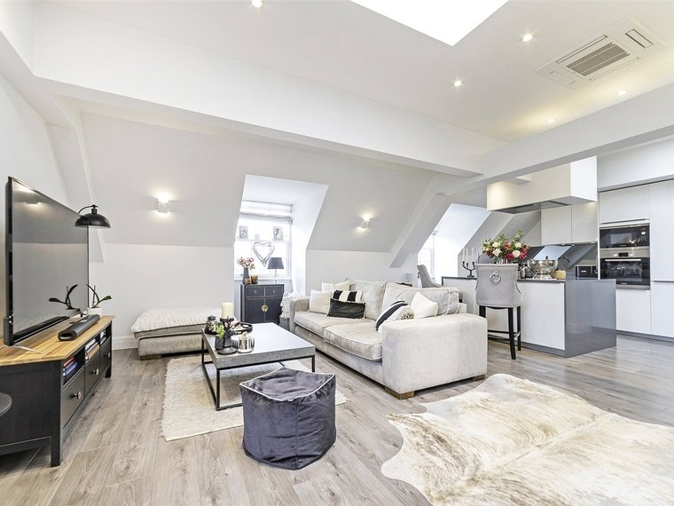 2 Kew Bridge Road, 